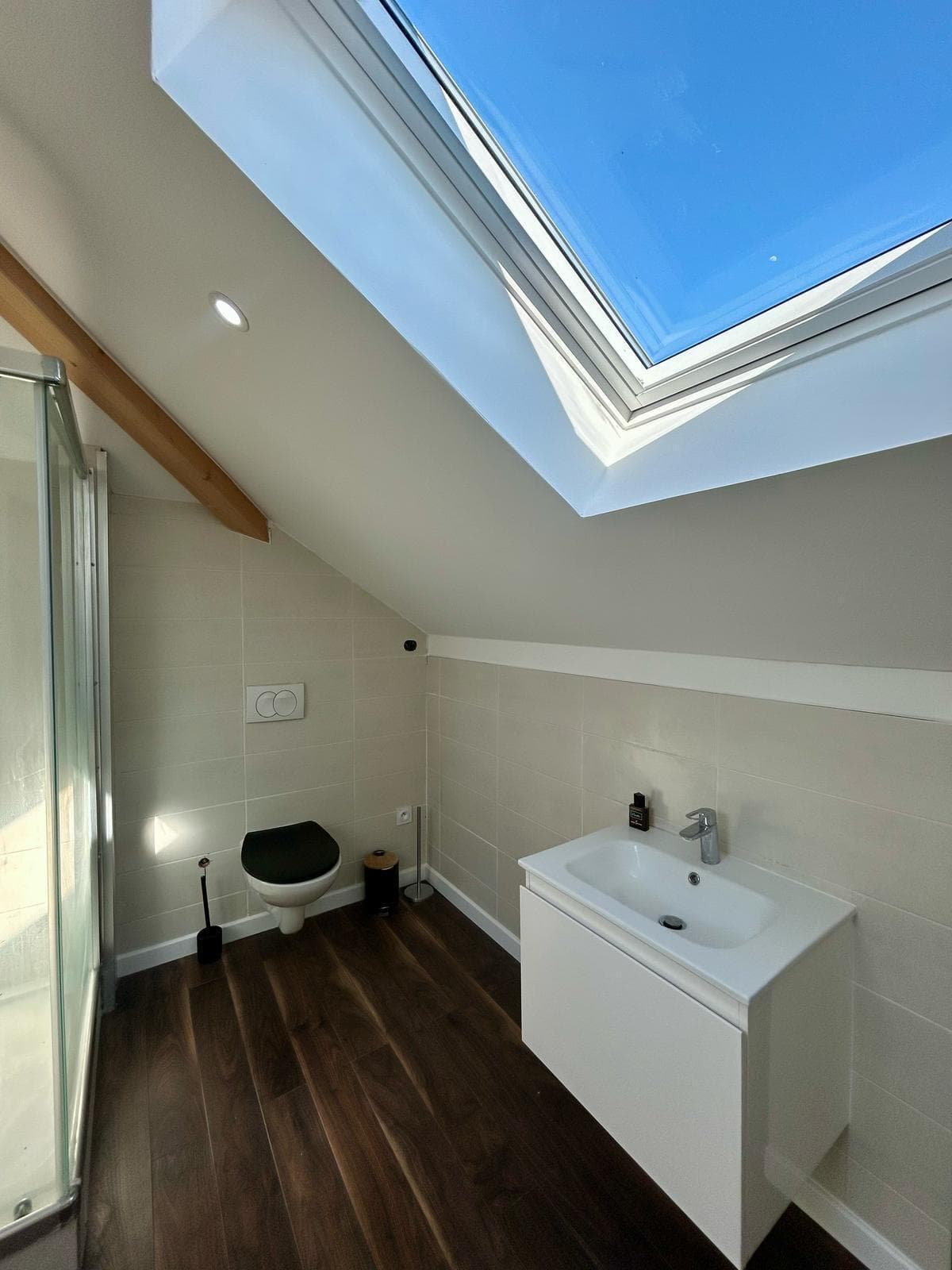 Salle de bain mansardée 1