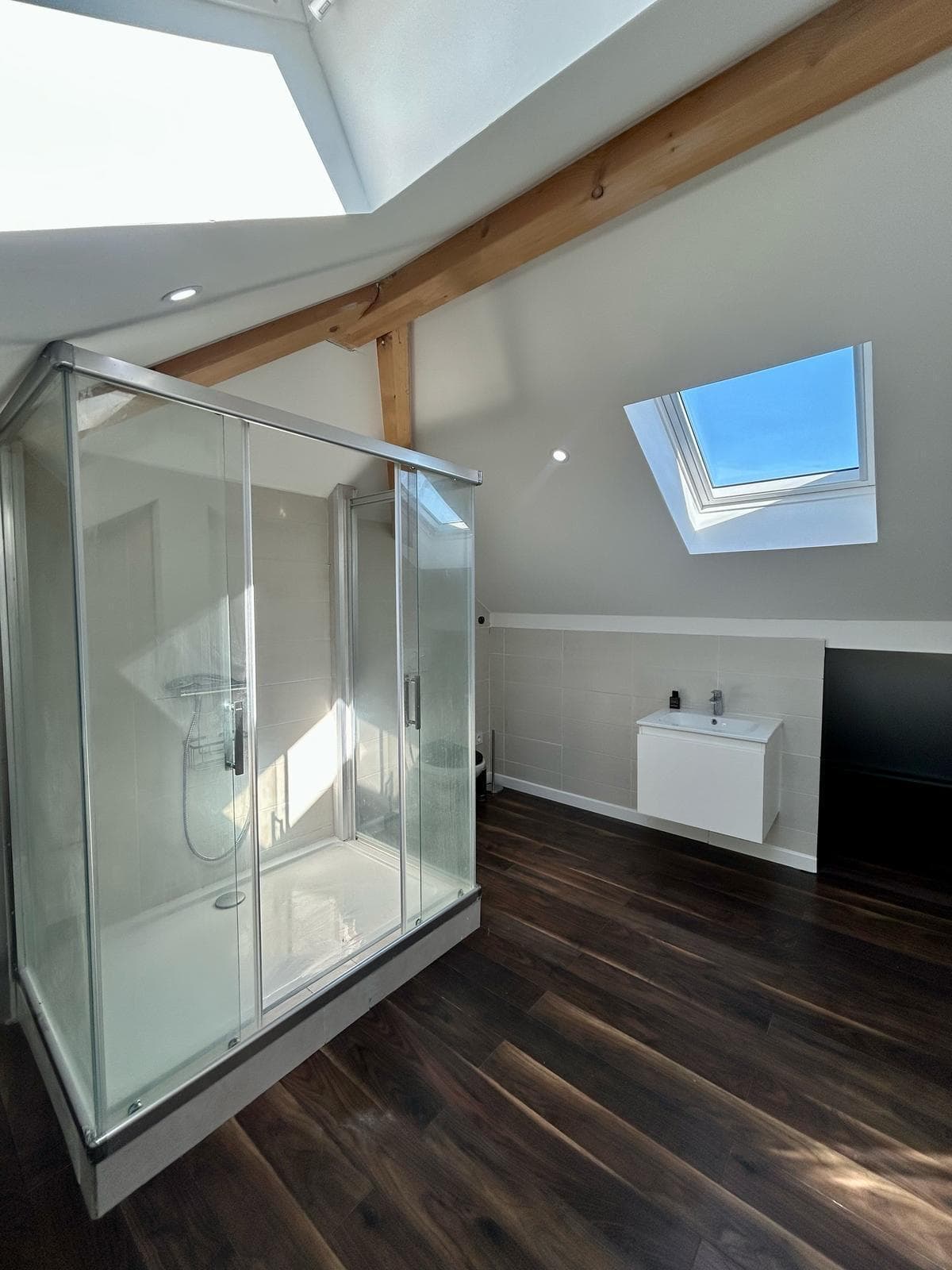 Salle de bain mansardée 2